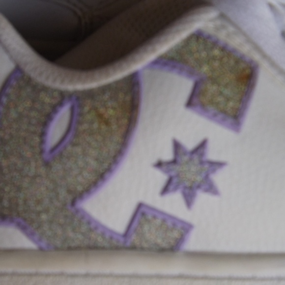 DC Shoes USA Girl's Youth size 2 - Picture 5 of 6